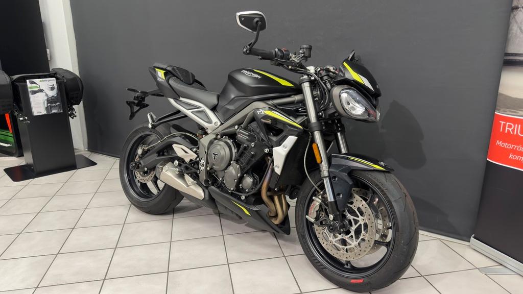 Triumph STREET TRIPLE RS erst 3008Km! Zubehör, Top!