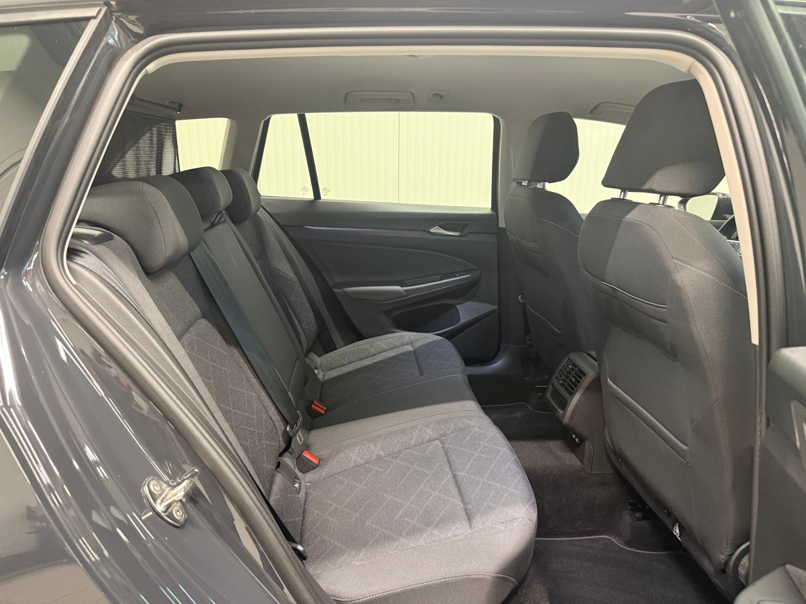 Volkswagen Golf VIII Variant Life 2.0 TDI DSG SHZ APP, миниатюра 23