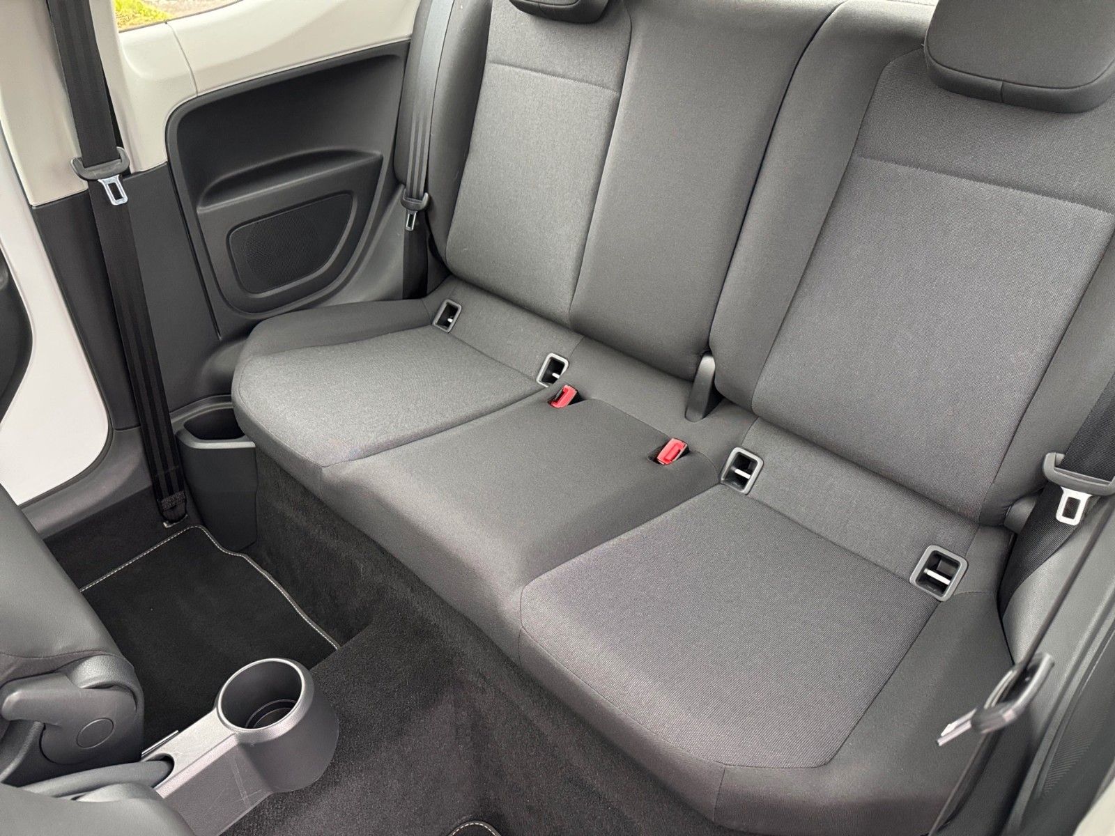 Fahrzeugabbildung Volkswagen up! Basis