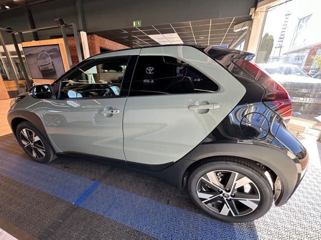 Toyota Aygo X Hybrid Teamplayer Technik Paket