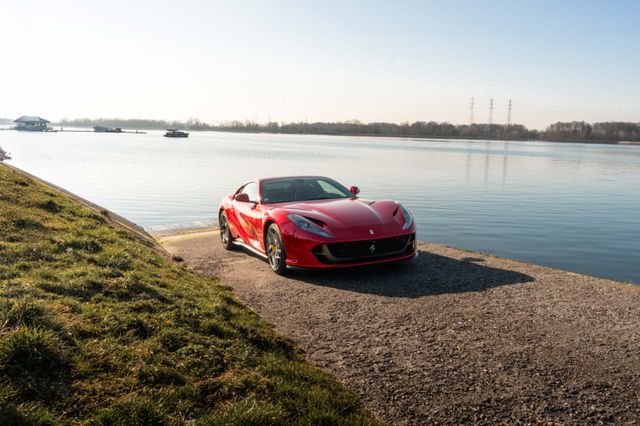 Ferrari 812 6.5 V12 Superfast DCT F1