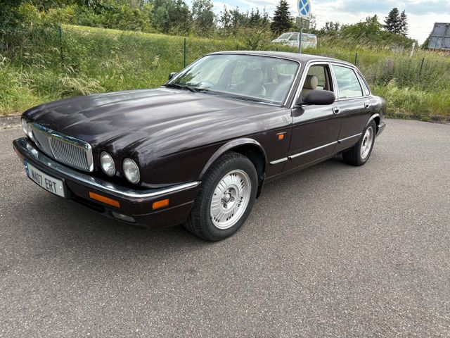 Jaguar XJ8 Limo. 4,0 Automatik Leder Klima *FESTPRES*