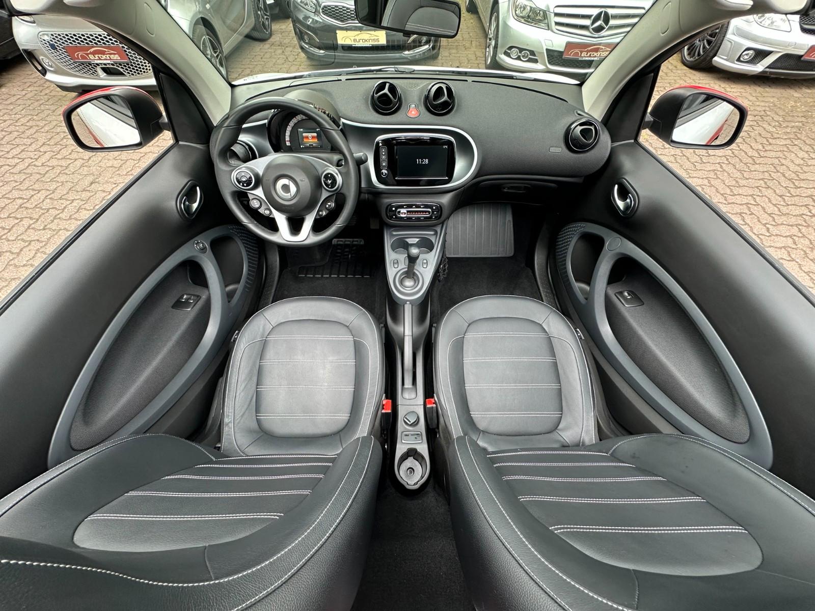 Smart fortwo cabrio 66kW DCT prime*LEDER*NAVI*SHZ*PTS