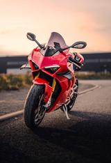 Ducati Panigale v4s - DUCATI PANIGALE V4 S