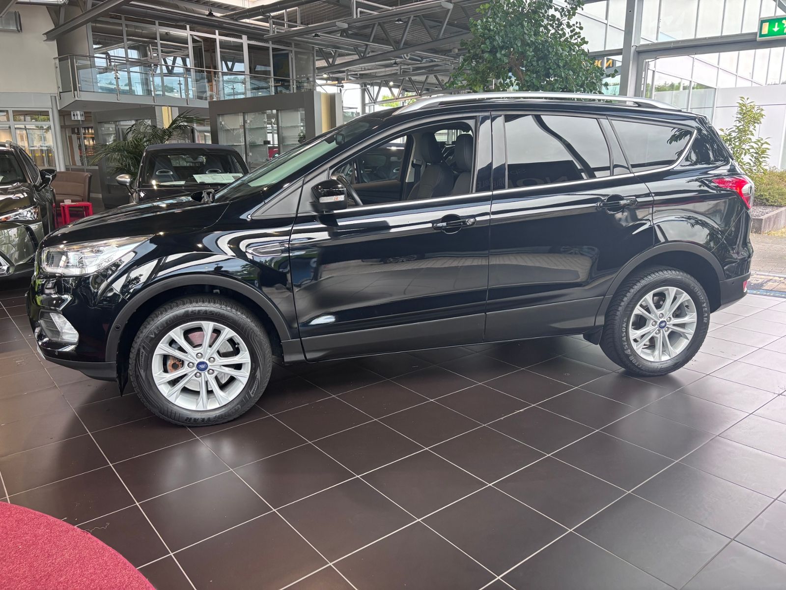 Fahrzeugabbildung Ford Kuga Titanium Allrad AHK XENON NAVI