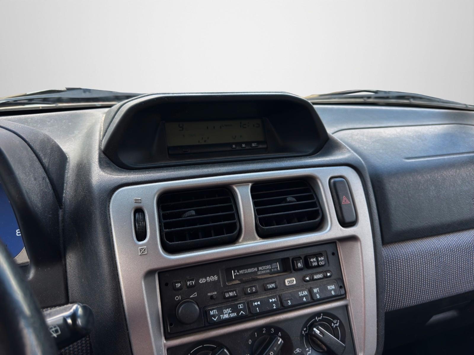 Mitsubishi Pajero 2.0 GDI | 129 ch | BVA | Attelage | Galerie de toit | Climatisation