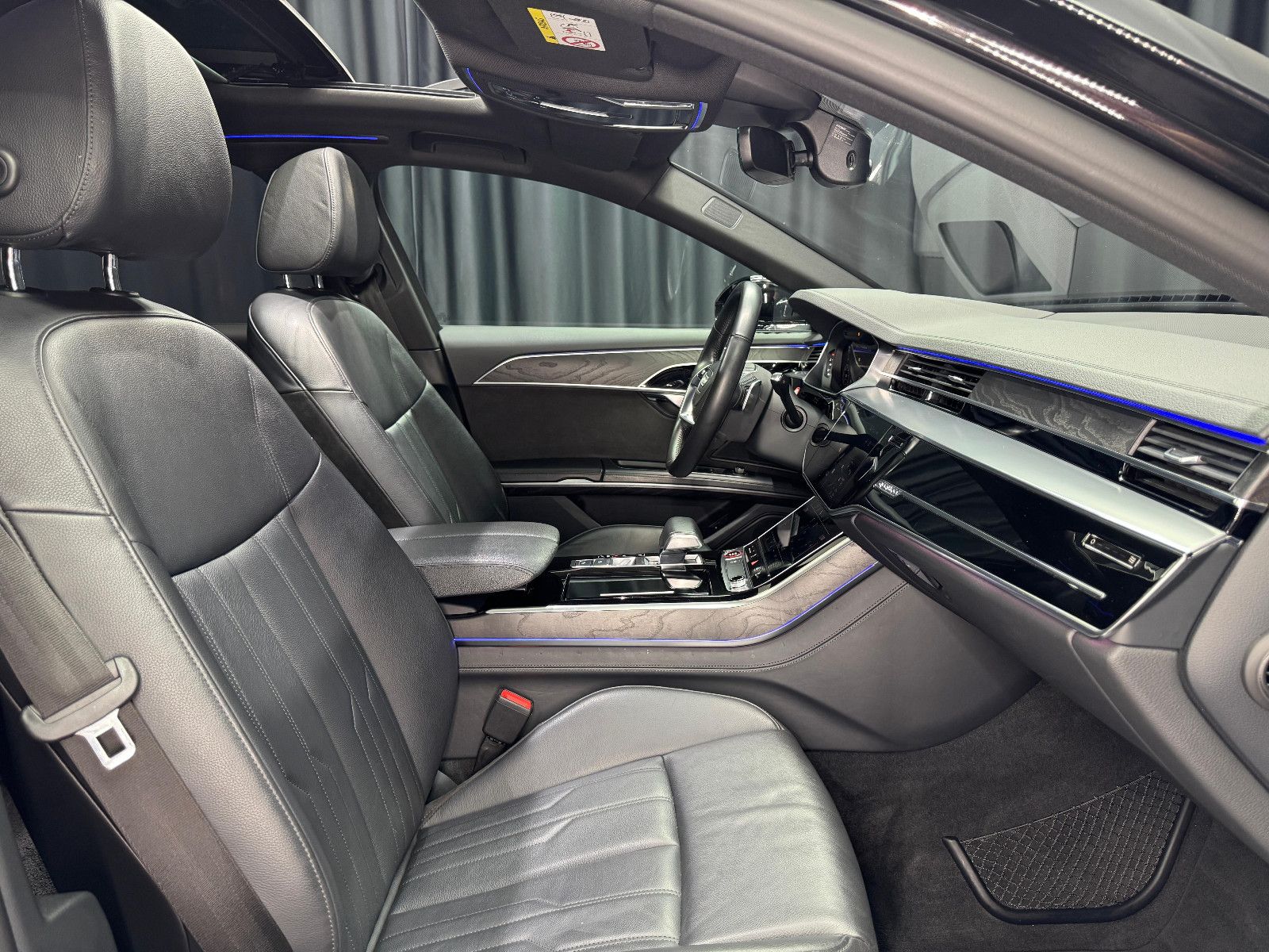 Fahrzeugabbildung Audi A8 50 TDI quattro|B&O|HUD|PANO|MATRIX