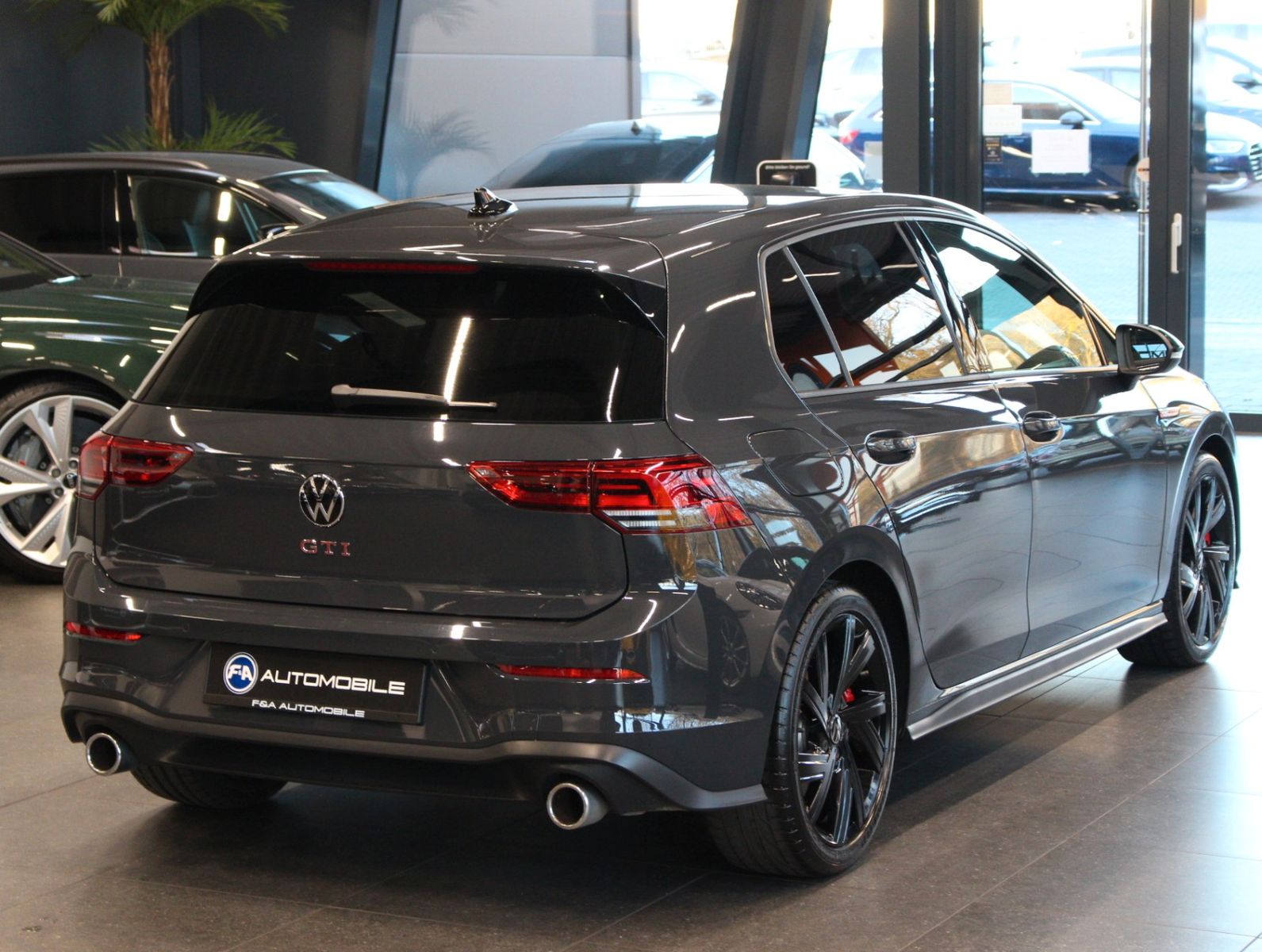 Fahrzeugabbildung Volkswagen Golf 2.0 TSI  GTI+LED*Navi*2.Hand