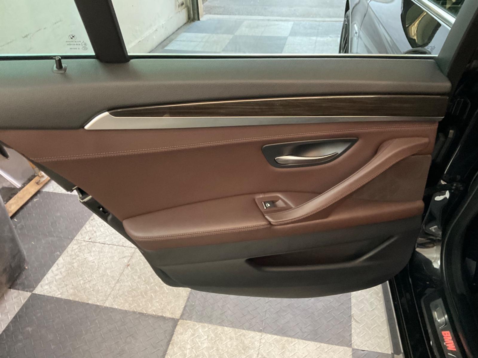 BMW 530d xDrive/Leder/Nav/Pano/SH/HeadUp/Inno Paket