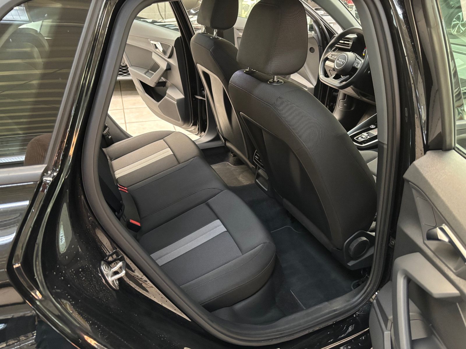 Fahrzeugabbildung Audi A3 Sportback 35 TDI advanced LED+KAMERA+NAVI+GRA