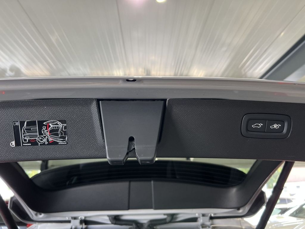 Volvo XC90 T8 Plus Bright Recharge AWD FourC AHK B&W