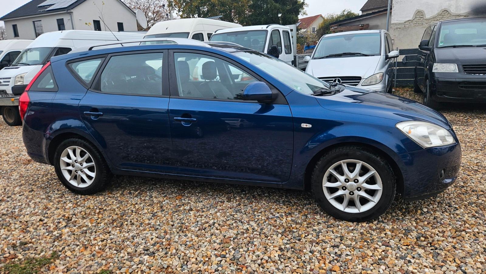 Kia cee'd 2009 — engine 1.975 cm³, 143 HP (105kW)