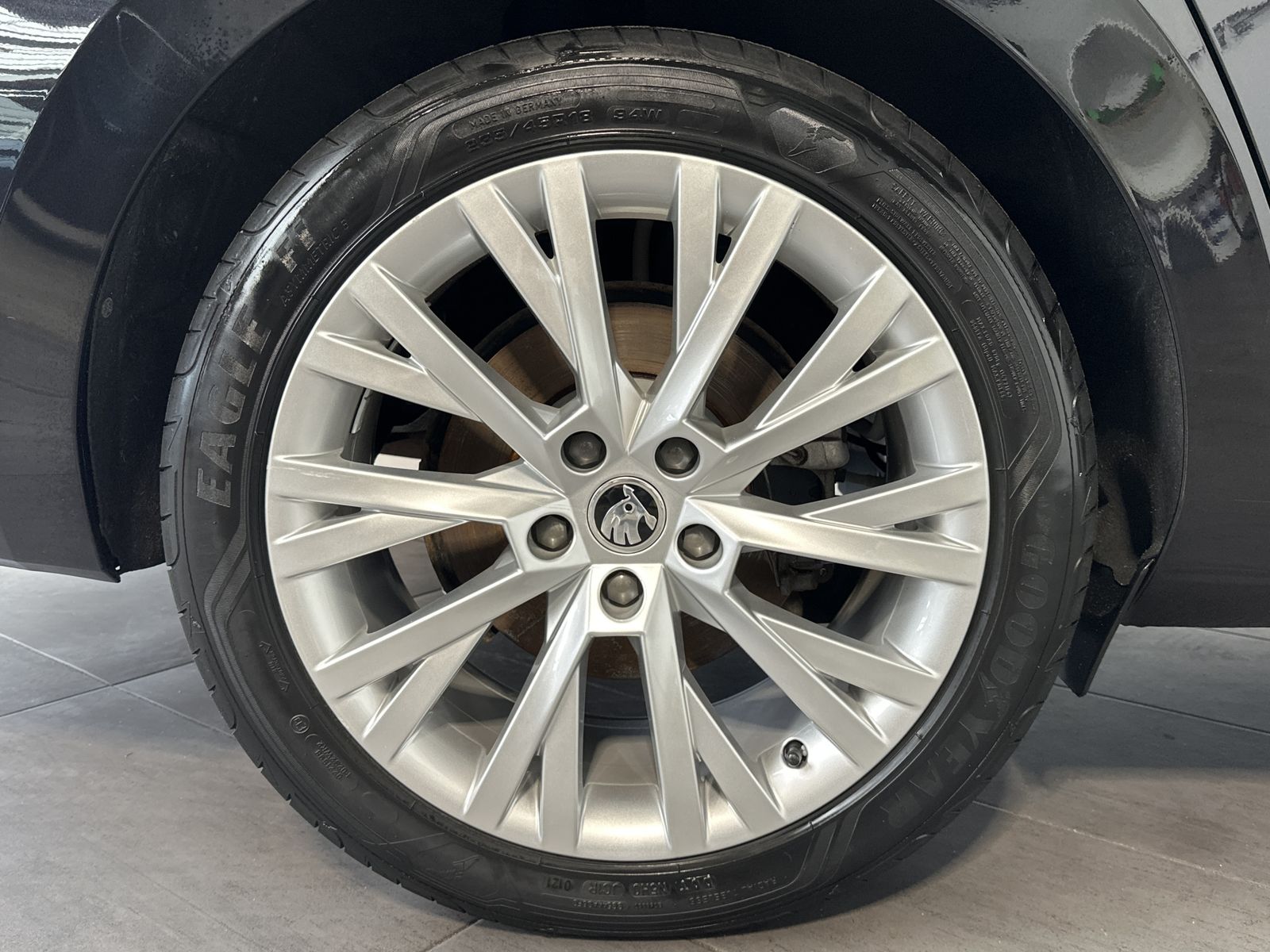 Fahrzeugabbildung SKODA Superb Combi 1.4 TSI iV DSG Style NAV+LED+VCOCK