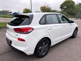 Hyundai i30 1.4 Pure*2.HAND-EURO 6-WR-ALU-TEMPOMAT* - Hyundai i30 Pure mit Benzin-Antrieb