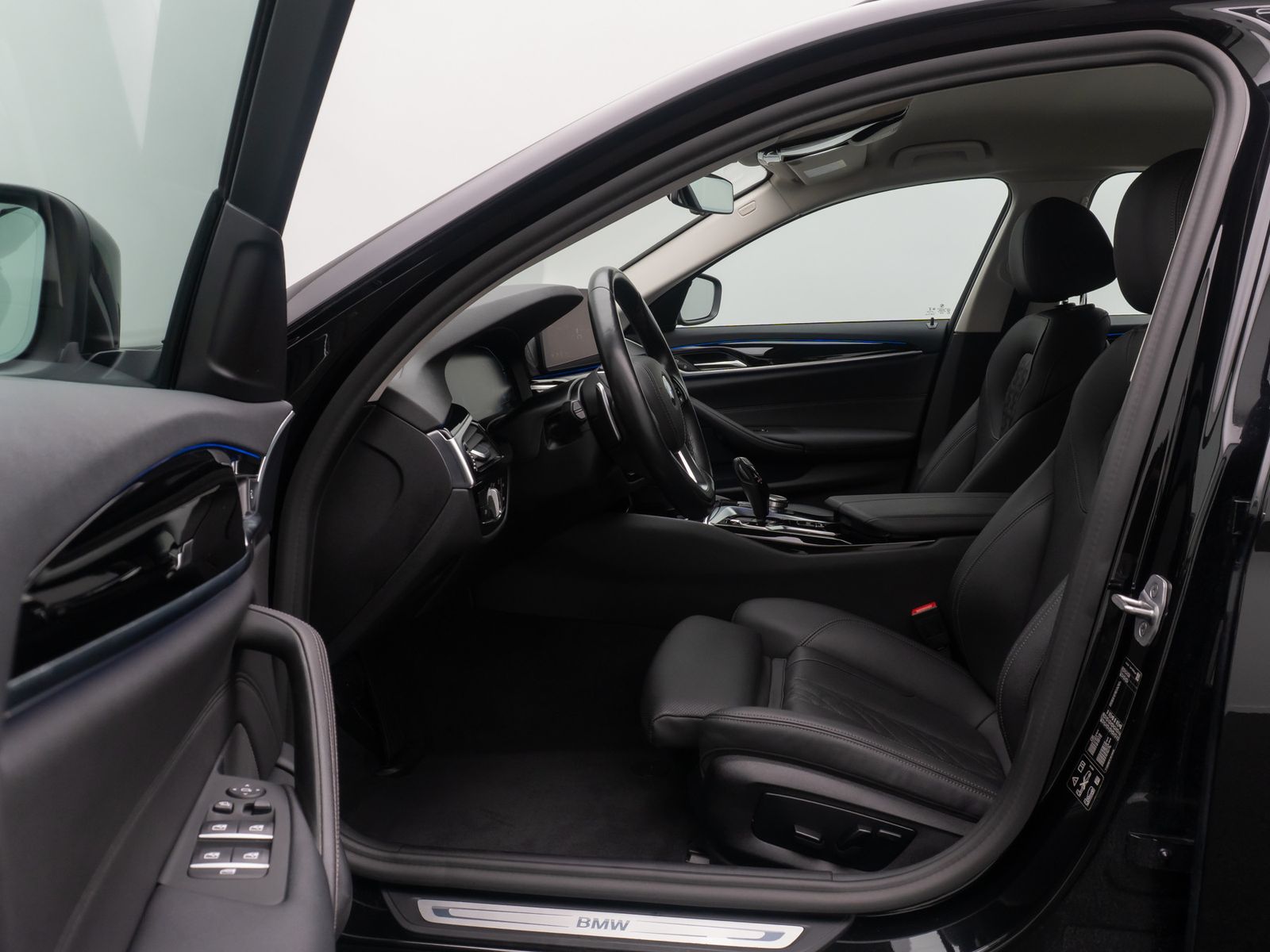 Fahrzeugabbildung BMW 520d xD Sportsitz AHK Alarm DAB Kamera 4xKlima