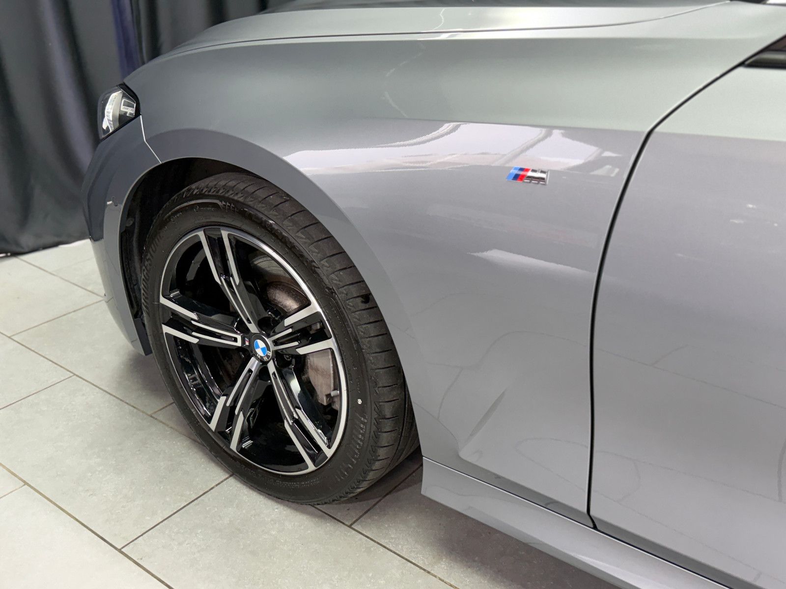 Fahrzeugabbildung BMW 330i Touring M Sport|HIFI|WIDESCREEN|KAMERA|NAV