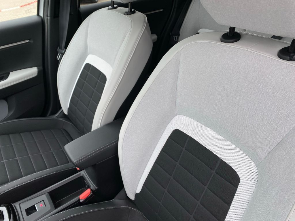 Fahrzeugabbildung Citroën e-C3 MAX *Winter-Paket*LED*11 kW Lader*Navi*Cam*