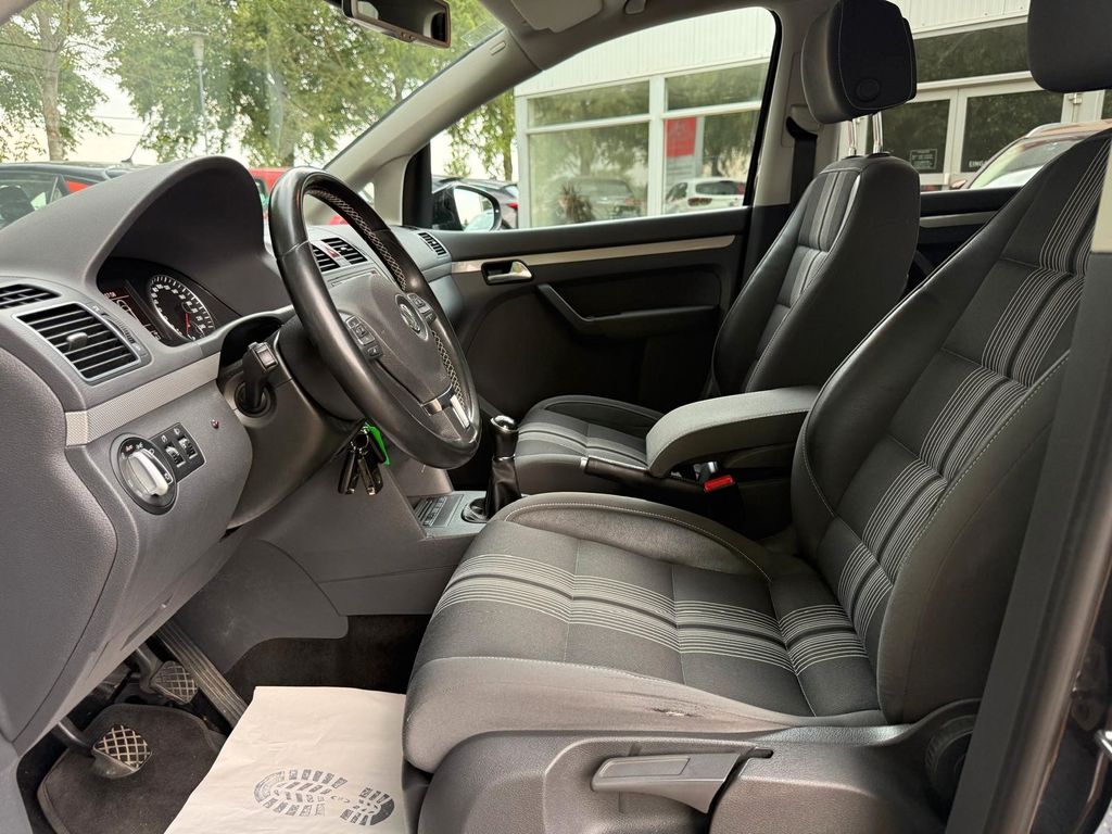 Volkswagen Touran 1.6 TDI Comfortline 7-Sitze Facelift - Bild 6