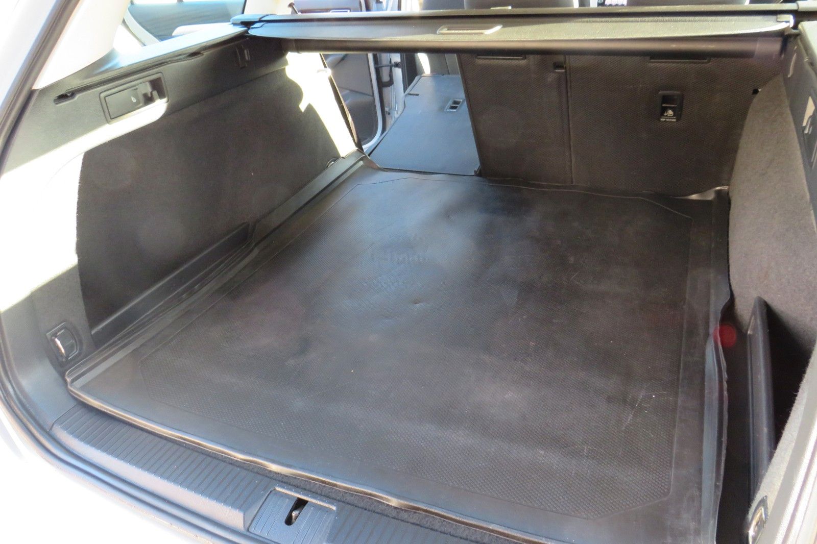 Fahrzeugabbildung Volkswagen Passat Variant Comfortline TDI DSG AHK NAVI