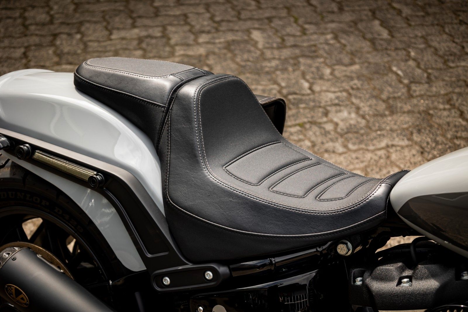 Fahrzeugabbildung Harley-Davidson FXFBS Fat Bob 114 CUI Softail - V PERFORMANCE -