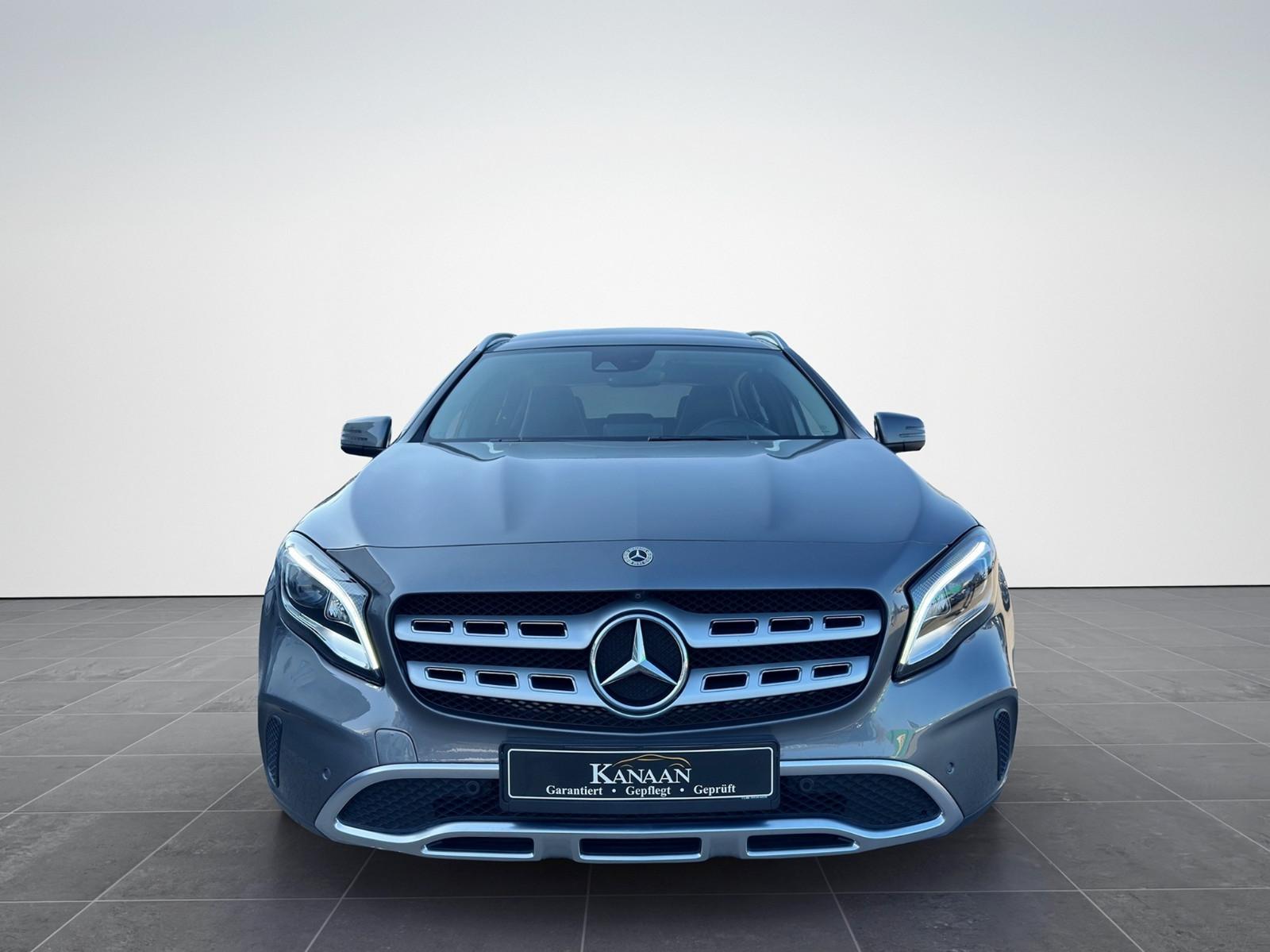 Mercedes-Benz GLA 180 Automatik*PANORAMA*360° Kamera*AHK*NAVI