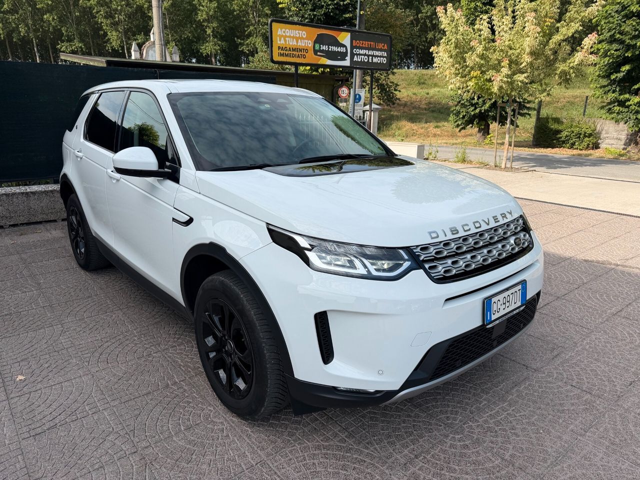 Land-Rover Discovery Sport - 1