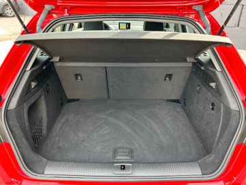 Fahrzeugabbildung Audi A3 1.5 TFSI cod Sportback B&O Xenon Navi PDC SHZ