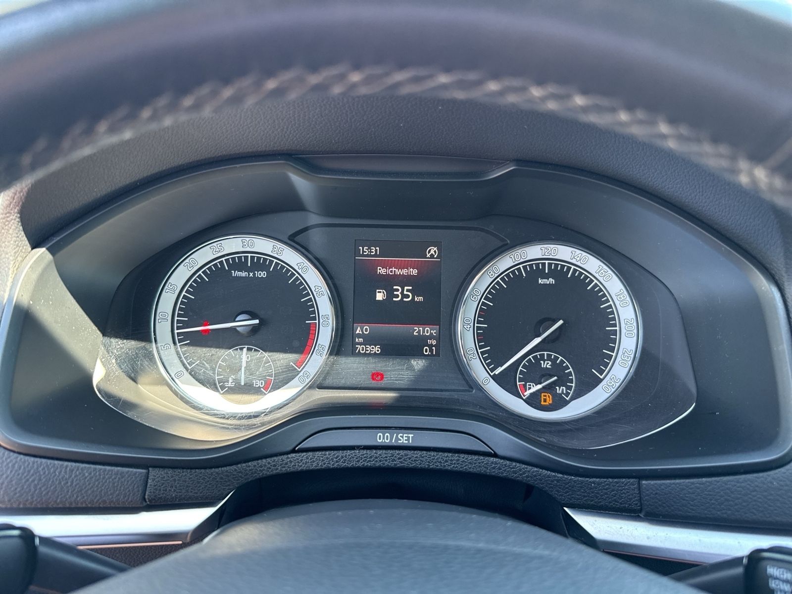 Karoq 2.0 TDI Style 4x4, AHK, LED, 19" Alu, Busi