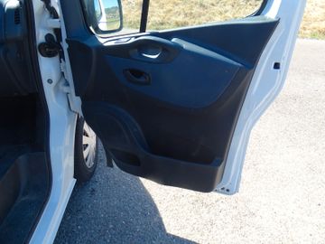 Opel Vivaro - 10