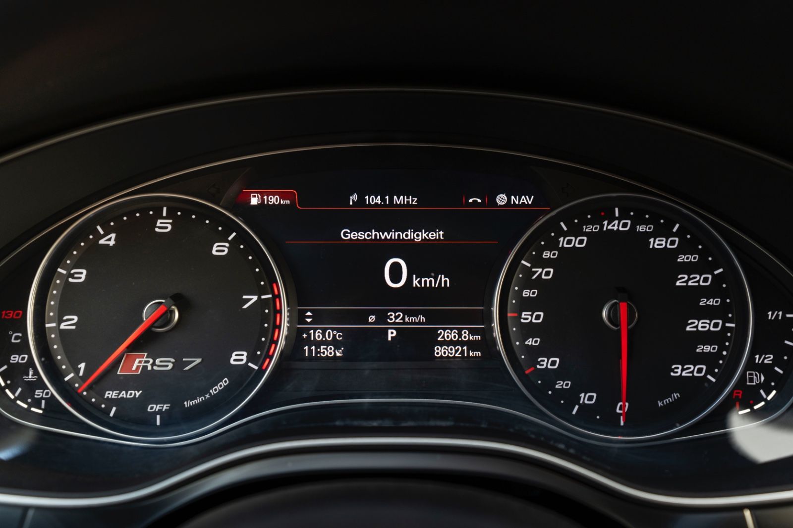 Fahrzeugabbildung Audi RS7 4.0 TFSI quattro PERFORMANCE BOSE HUD KAM
