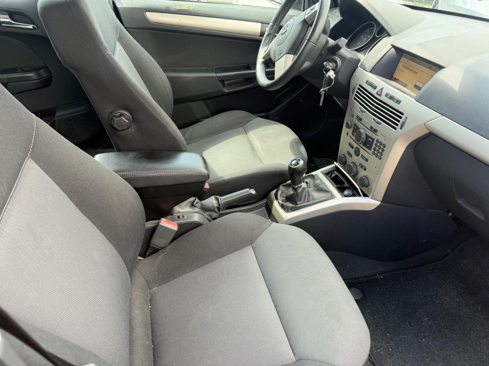 Opel Astra 2008 — photo 7