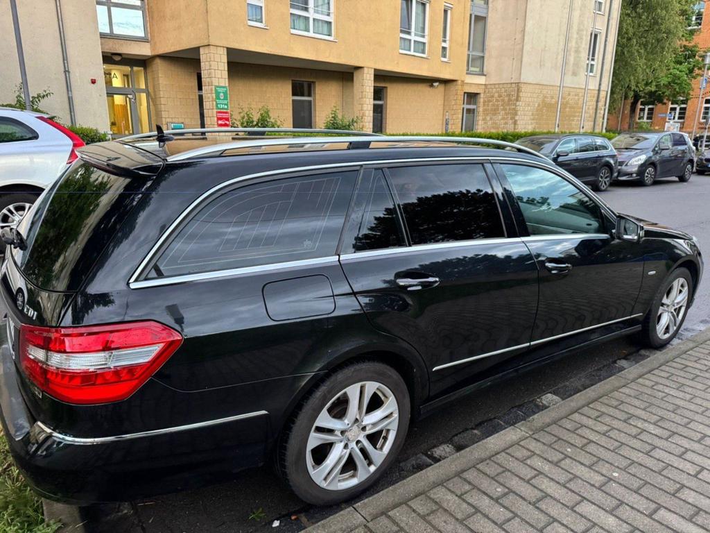 Mercedes-Benz E 200