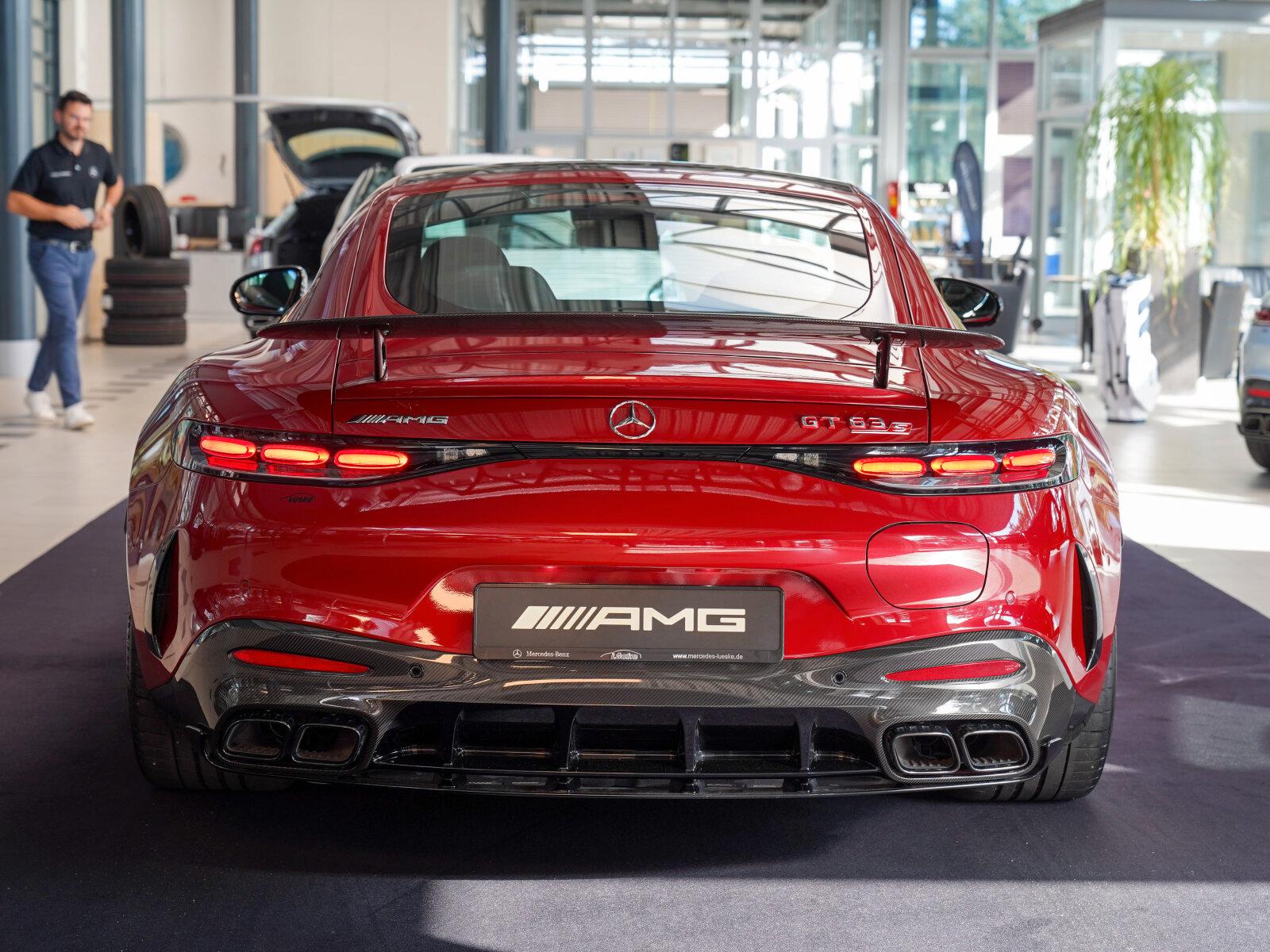 Mercedes-Benz AMG GT 63 S E PERFORMANCE Carbon Lift techgold