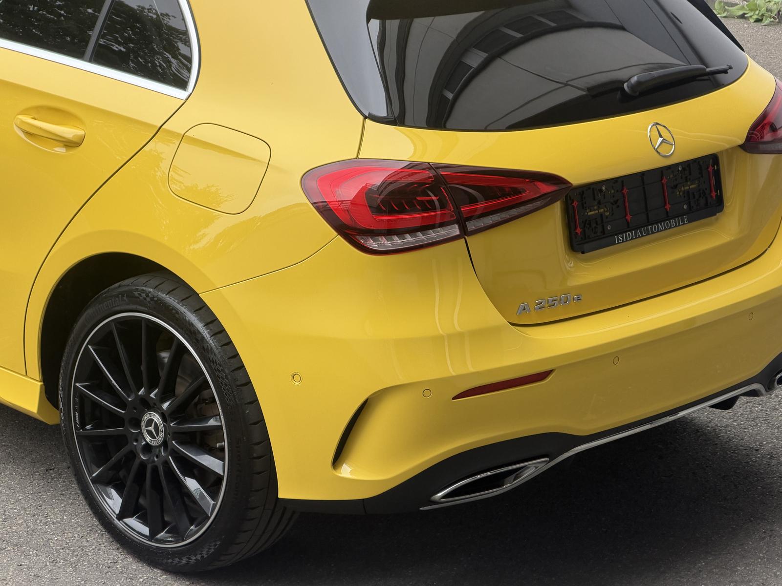 Mercedes-Benz A 250 e AMG LED MBUX Distronic Pano Kamera-360°