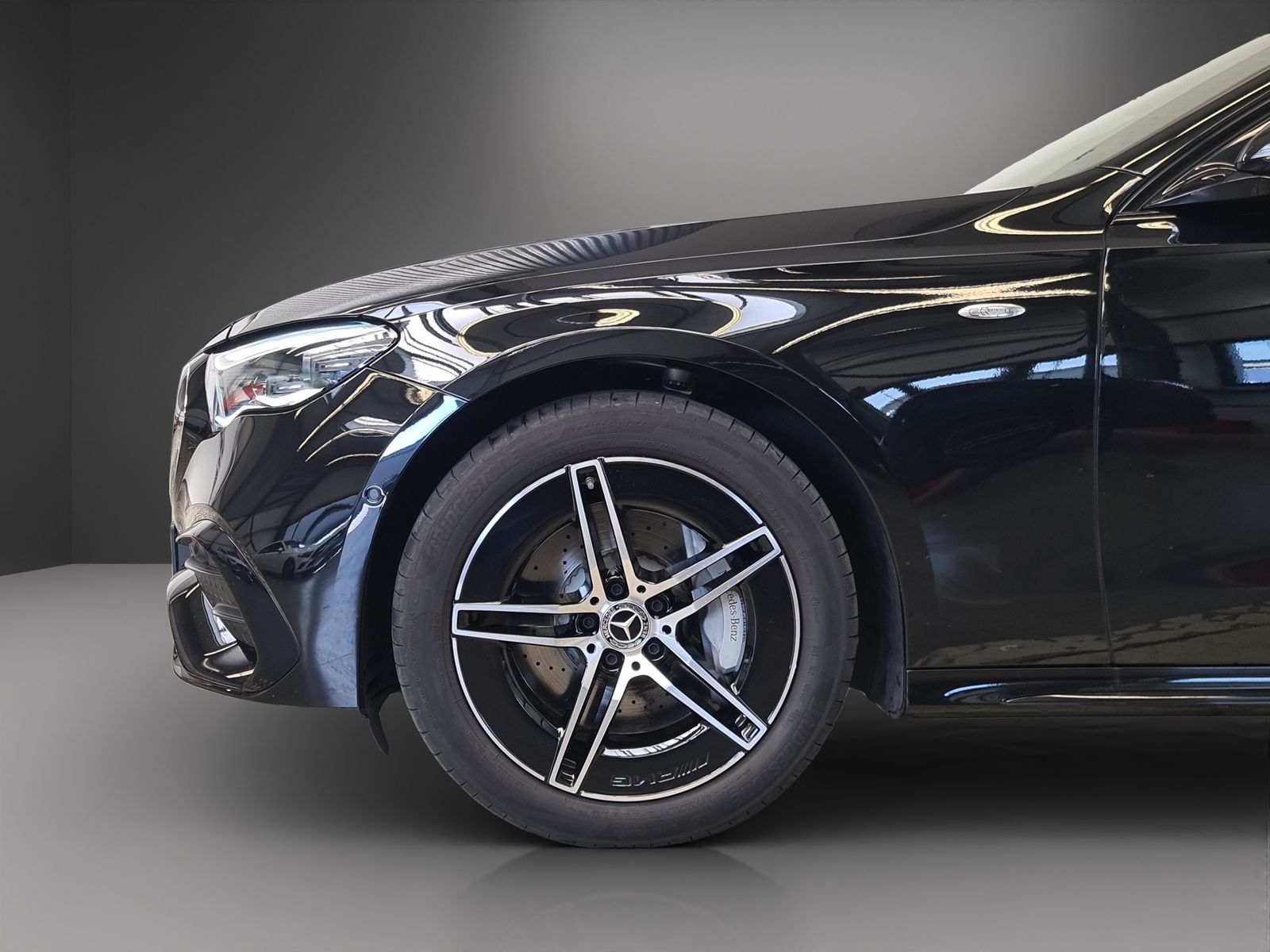 Mercedes-Benz E 300 de AMG NIGHT 360° Keyless Digital Light foto 4