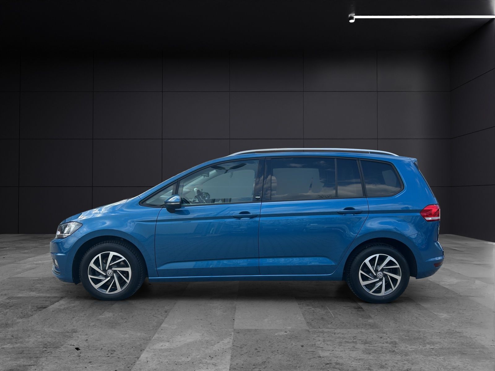 Fahrzeugabbildung Volkswagen Touran SOUND NAVI ACC RFK