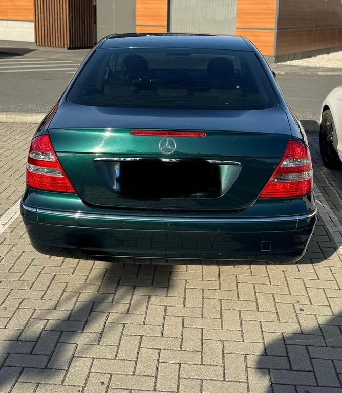 Mercedes-Benz E 200