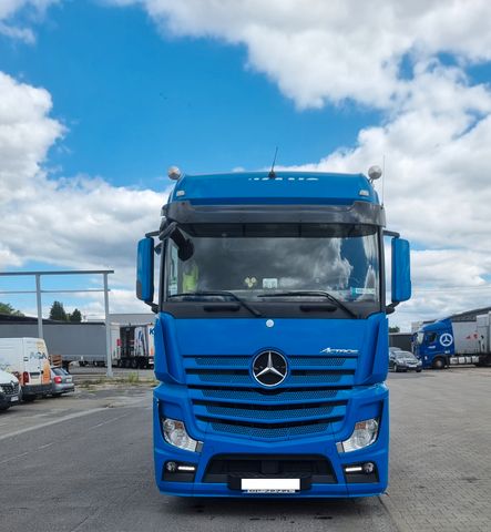 Mercedes-Benz 1845 Actros