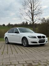 BMW 318i Limousine (E90 Facelift)- gepfleg... - BMW 3er Reihe aus 2010: Facelift