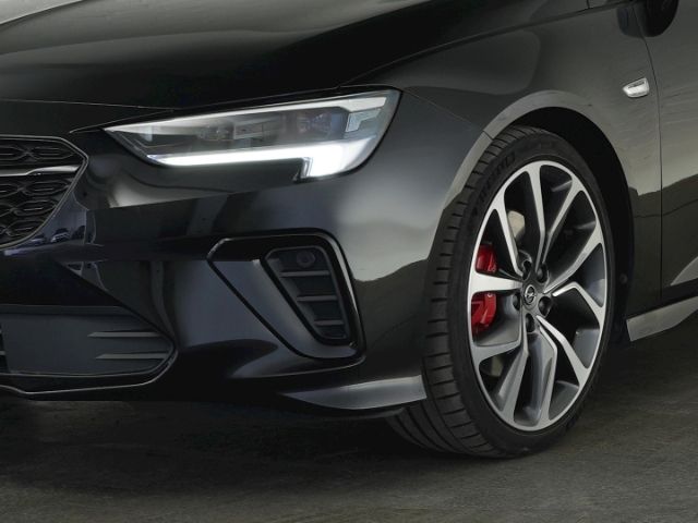 Insignia B ST GSi 4X4 AT+AHK+NAVI+SCHIEBEDACH+SI