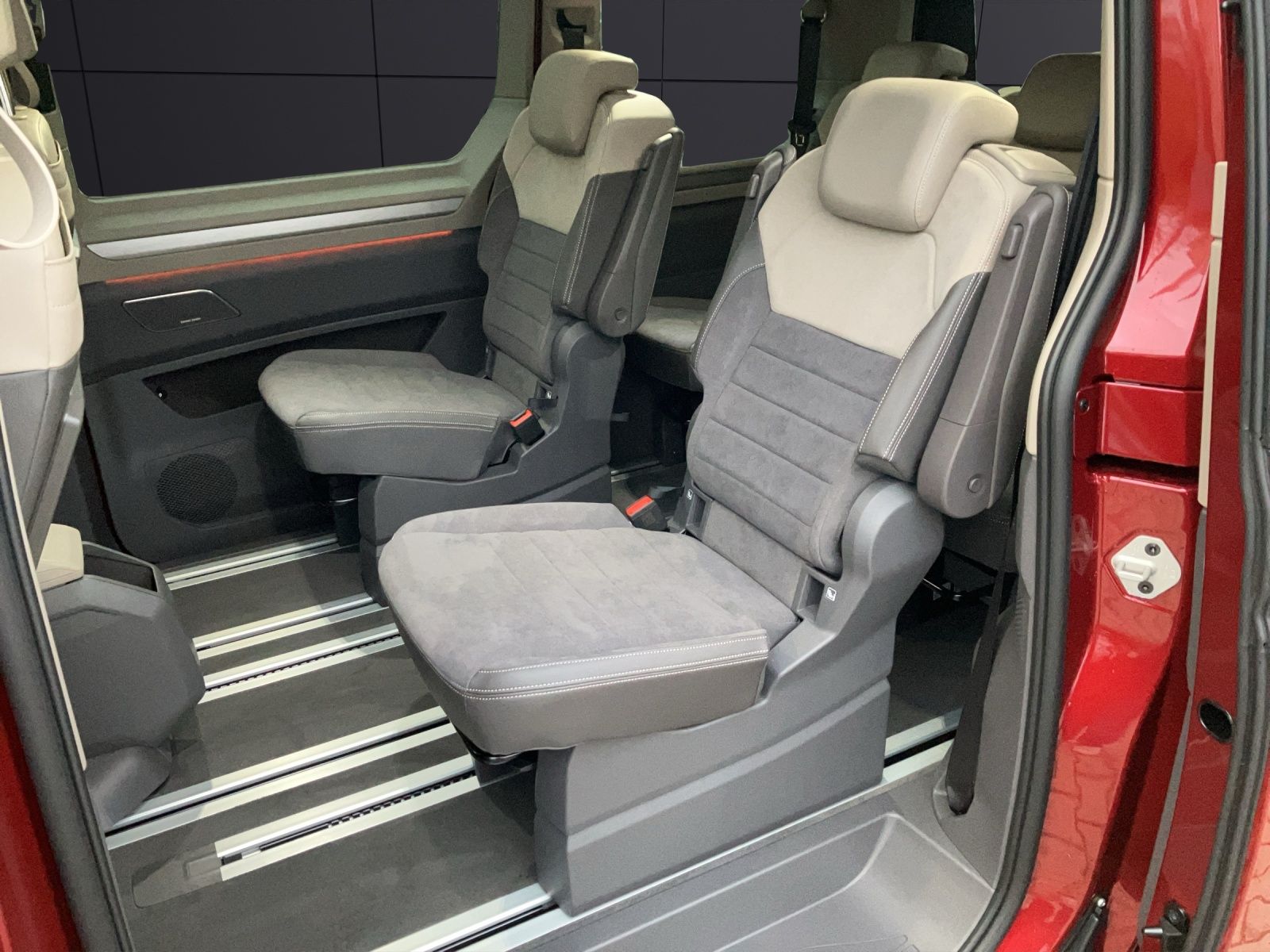Fahrzeugabbildung Volkswagen T7 Multivan GOAL TDI DSG KLIMA, AHK, STANDH., DC