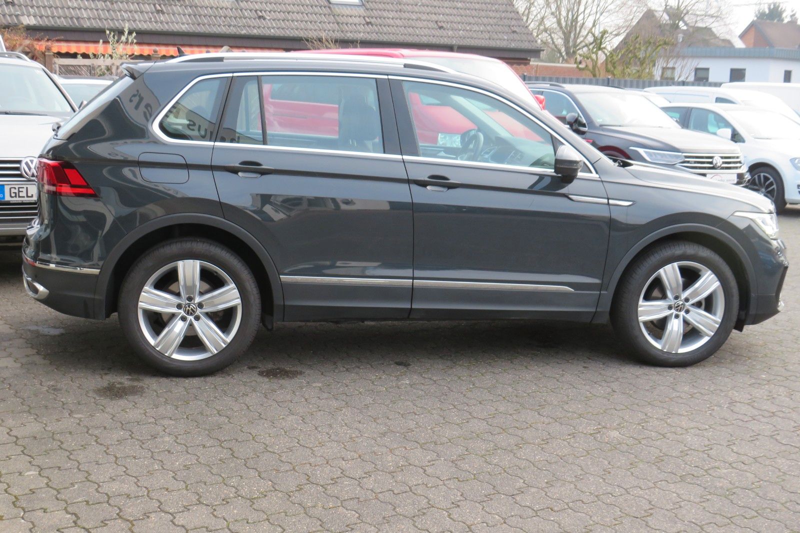 Fahrzeugabbildung Volkswagen Tiguan TSI DSG ELEGANCE 19-ZOLL MATRIX 360` 1.HD