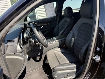 Mercedes-Benz GLC 300 4Matic AMG+AHK+LED+Navi+MBUX