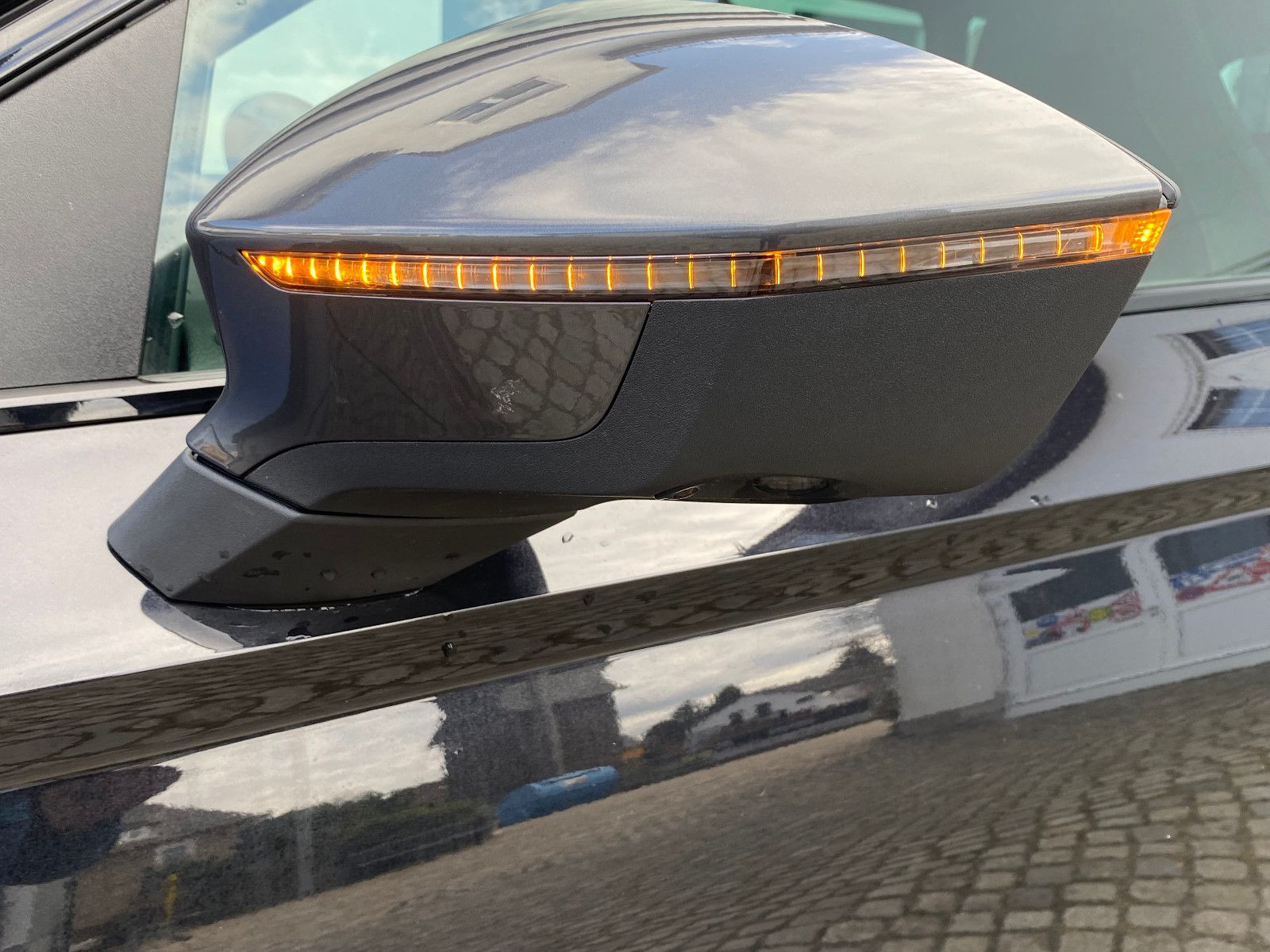 Fahrzeugabbildung CUPRA Ateca 2,0 TSI DSG VZ 4Drive *NAVI *AHZV *Winterp