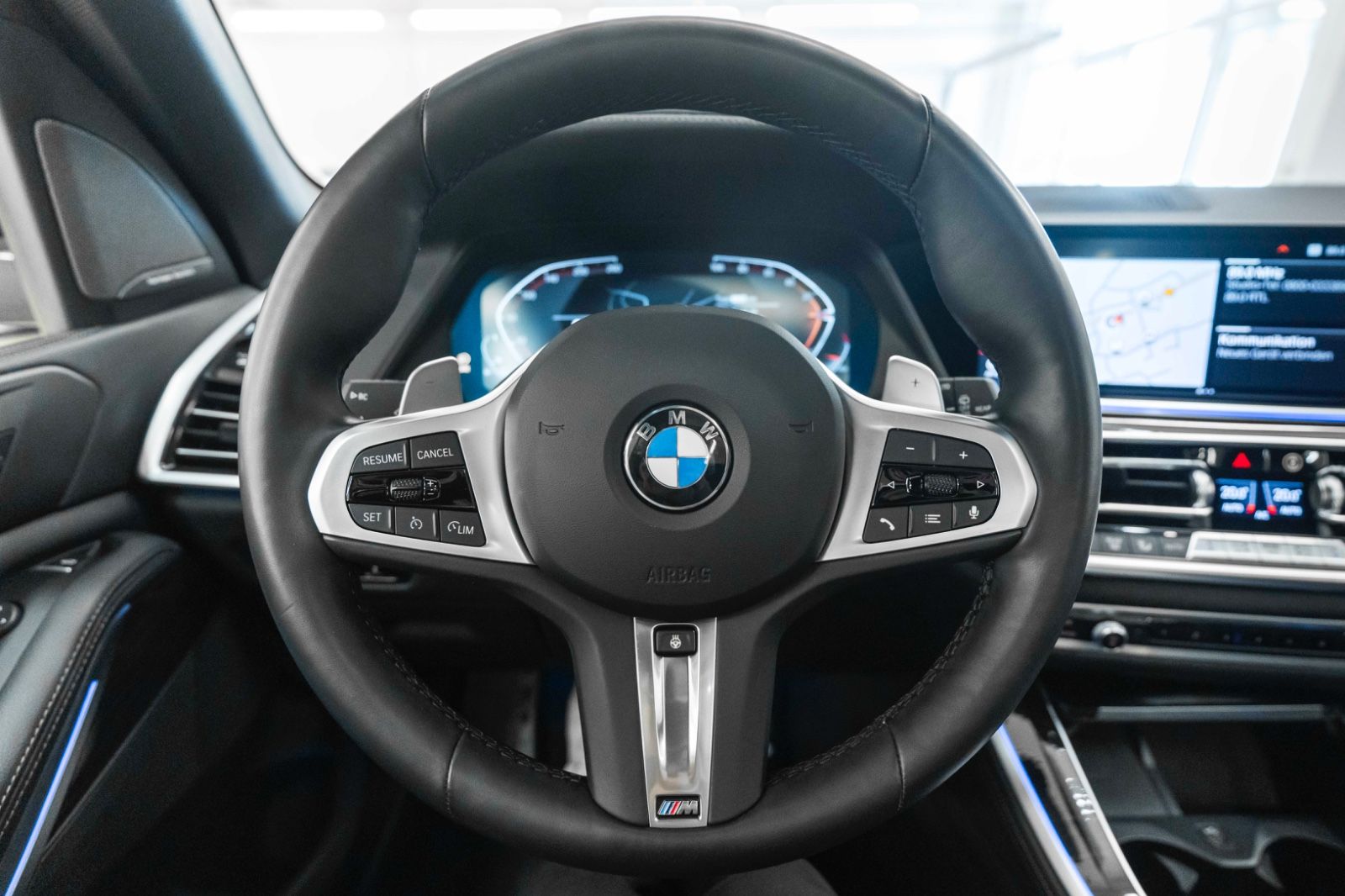 Fahrzeugabbildung BMW X5 xDrive40i M-Sportpaket HUD 360° H&K LED PDC