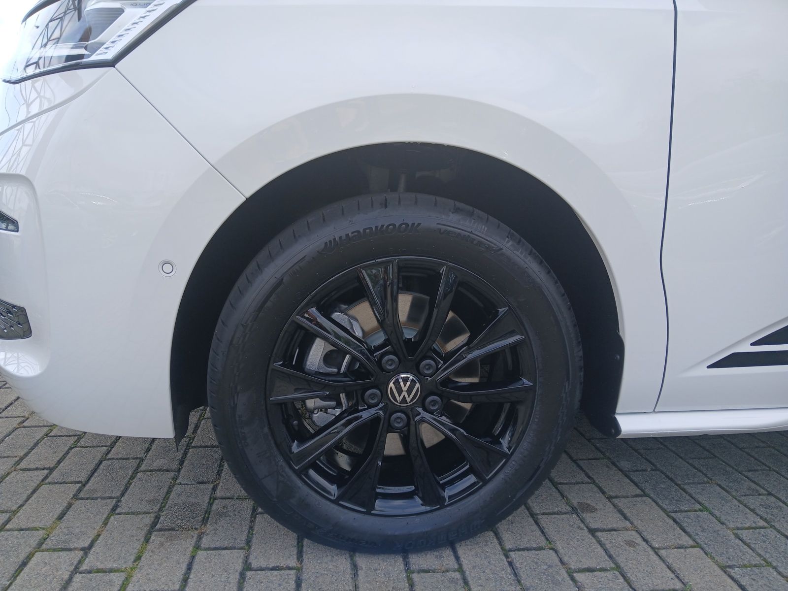 Fahrzeugabbildung Volkswagen T7 Multivan TSI Edition 7- DSG AHK NAVI IQ.LIGHT
