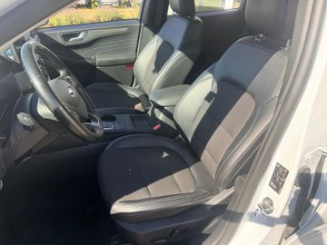 Ford Kuga - 12