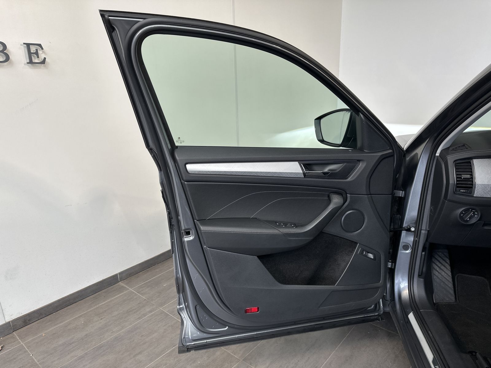 Fahrzeugabbildung SKODA Kodiaq 2.0 TDI Tour DSG NAV+LED+ACC+KAMERA+19ZO
