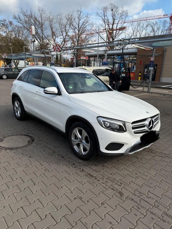 Image of Mercedes-Benz GLC 220