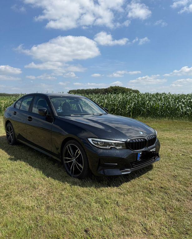 Image of BMW 320